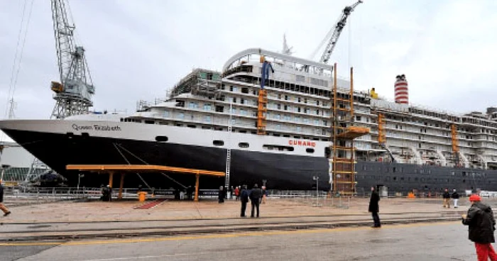 Vasul de croazieră a fost  inaugurat în Italia, dar interiorul este încă în construcţie 