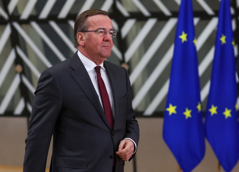 Ministrul german al Apărării spune că  Vladimir Putin încearcă să „destabilizeze” Germania în scandalul de spionaj
