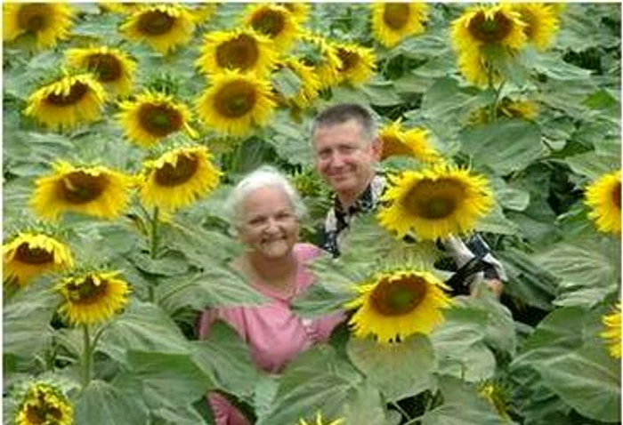 Sandie și Bruce Tanner au ajuns pentru prima dată în România, după Revoluție FOTO: Fundația Tanner