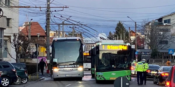incendiu autobuz
