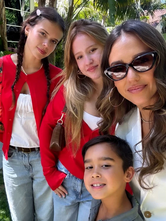 Jessica Alba are trei copii, Honor: Haven și Hayes