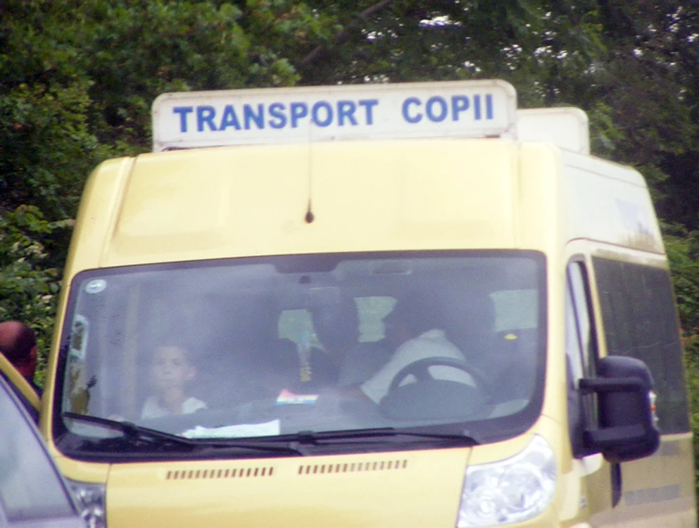 44 de microbuze școlare au fost controlate de polițiștii buzoieni