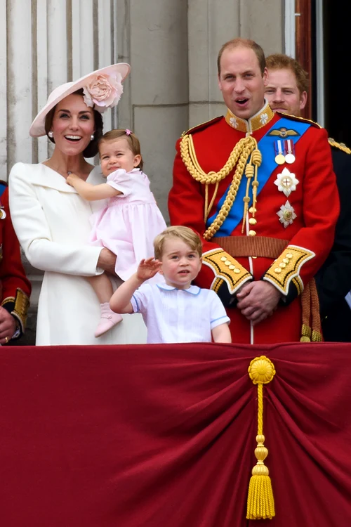 Festivitatea Trooping the Colour este o mare sărbătoare în Anglia