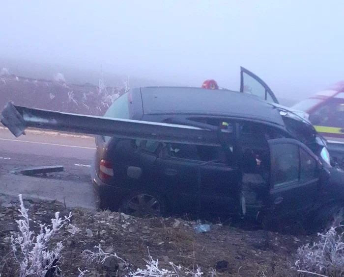 Un singur pasager a scăpat nevătămat FOTO Poliția Neamț