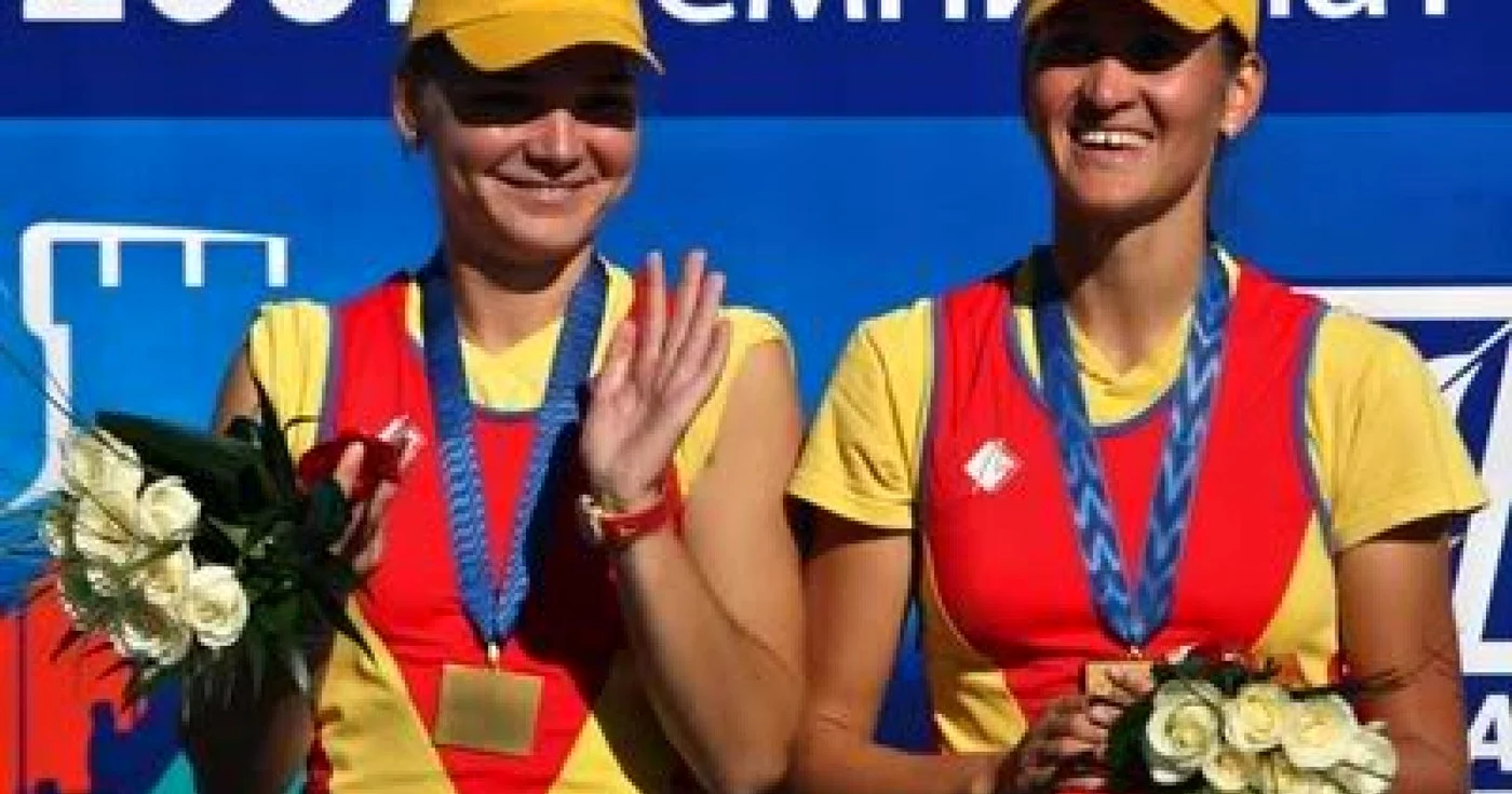 Camelia Lupaşcu (stânga) alături de Nicoleta Albu