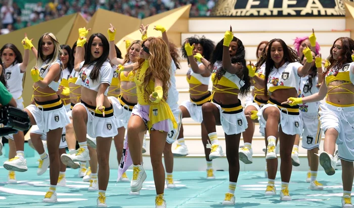 Shakira a dat tonul distracției la festivitatea de deschidere a Cupei Mondiale (FOTO: Profimedia)