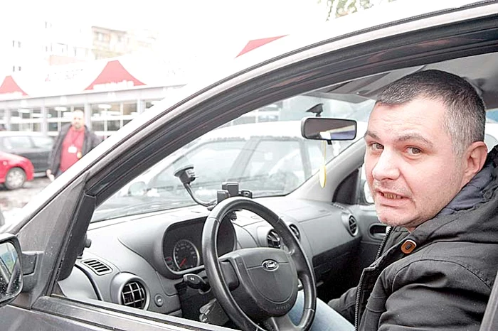 Valentin Florescu a stat cinci ore la coadă ca să-şi echipeze maşina de iarnă