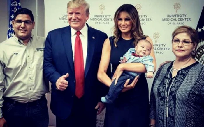 Donald şi Melania Trump pozând cu un copil rămas orfan în urma atacurilor din El Paso, foto Twitter Melania Trump