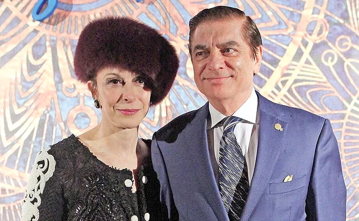 Prinţul Paul (67 de ani) a rămas peste noapte la spitalul din Ploieşti, unde a fost supravegheat permanent de soţia sa Lia (66 de ani)