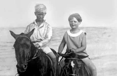 Regele Mihai şi Prinţul Filip: fotografie document, colorizată manual jpeg