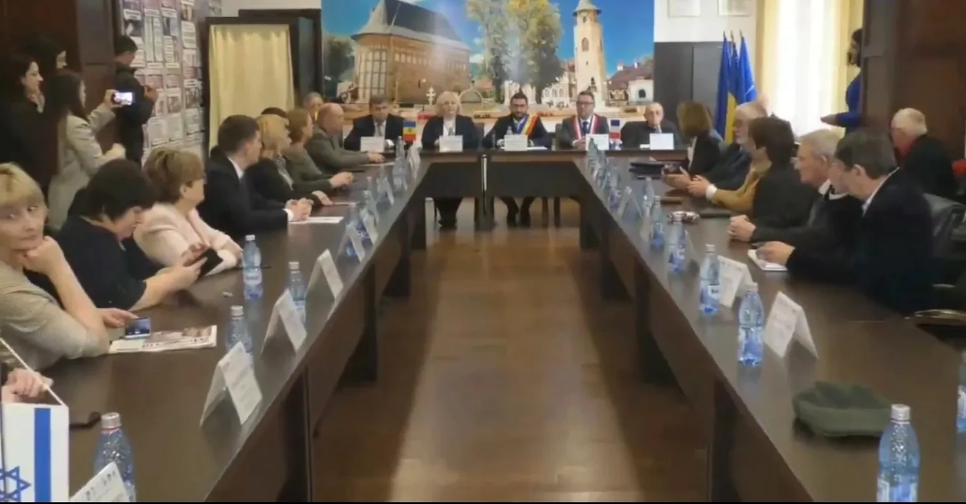 Aspect din timpul întrunirii de la Piatra Neamț FOTO Facebook