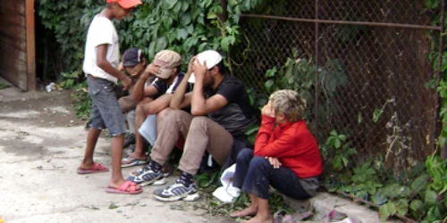 Bacău: Cerşetorii au pus stăpânire pe toate străzile Bacăului