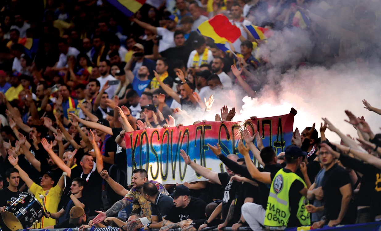 Fanii români, pe Arena Națională, la meciul cu Kosovo. Foto Inquam