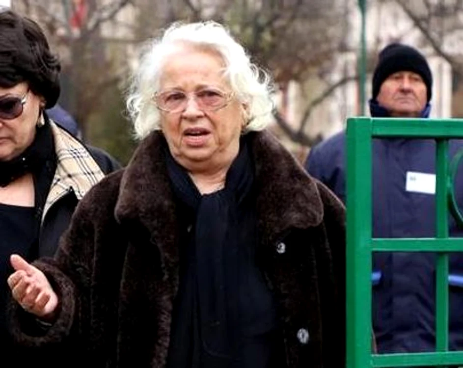 
    Cum a aflat mama Cristinei Țopescu, Rodica, de moartea fiicei eiFoto: Viva  
