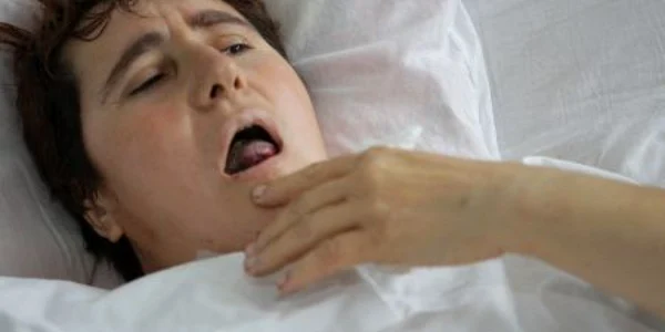 Constanţa Gheorghiu a ajuns la spital după ce unchiul ei i-a tăiat limba