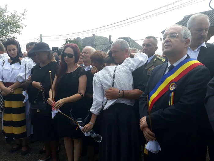 inmormantare dumitru farcas foto angela sabau