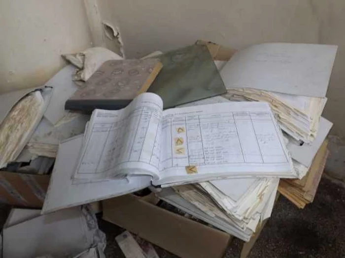 Dezastrul lăsat de autorităţi în fosta maternitate a Severinului