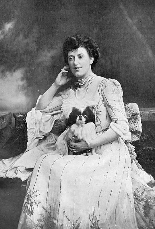 Lady Margaret Greville, miliardara care și a donat colecția de bijuterii Familiei Regale britanice. FOTO: Profimedia