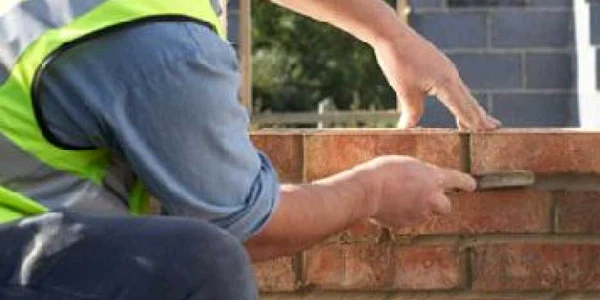 Bacău: Inspectoratul Teritorial de Muncă a sanționat constructorii