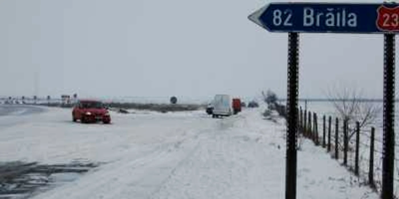 Viscolul a blocat noi drumuri
