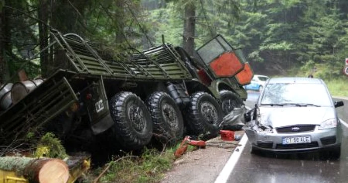 Braşov: DN1A blocat. Accident cu descarcerare!