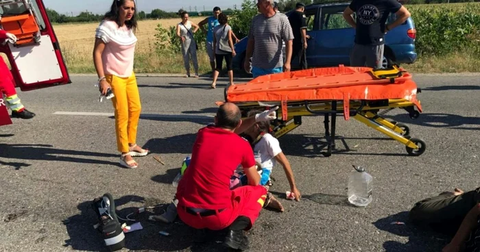 Persoanele rănite în accidentul de circulaţie au fost transportate la spital Foto: arhivă Adevărul