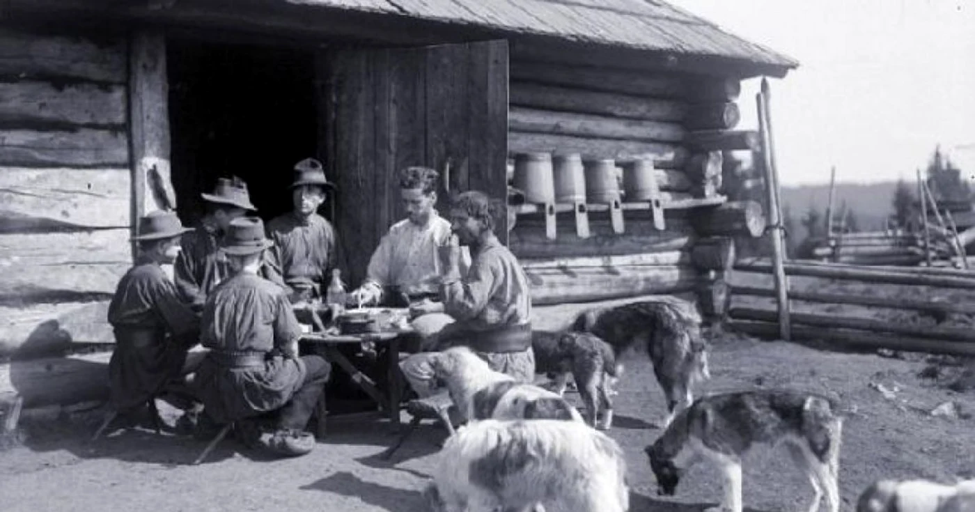 Ciobani la masă FOTO: Adolphe A. Chevallier (1930)