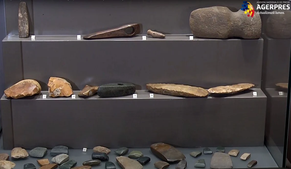 Timpul Oraşului, expoziţia deschisă la Palatul Şuţu (foto: captură video Youtube / Agerpres)