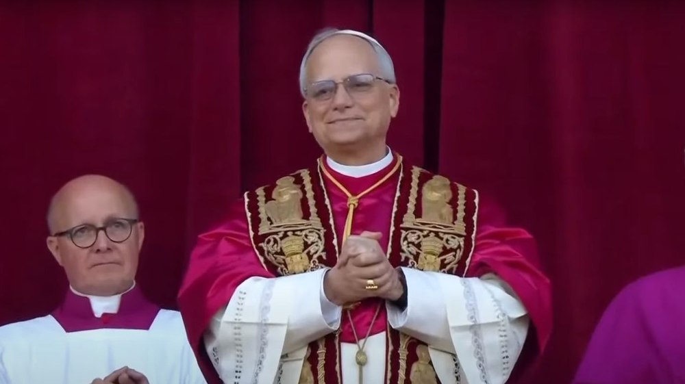 Prioritățile Papei Leon în calitate de lider al Bisericii Catolice. Prima sa apariție publică sugerează calea pe care o va urma