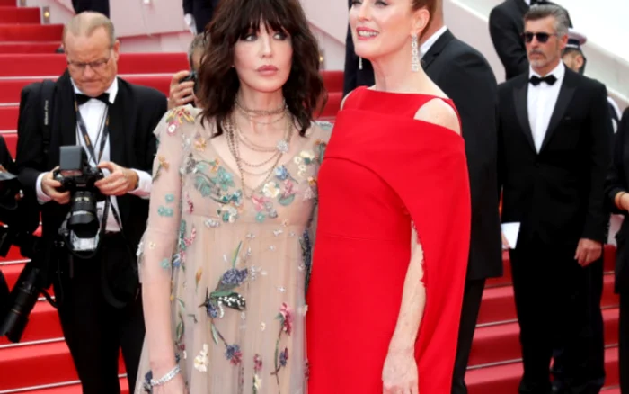 foto: Isabelle, alături de Julianne Moore