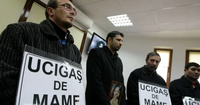 Craiova: Apropiaţii baschetbalistei cer explicaţii pentru decesul tinerei.