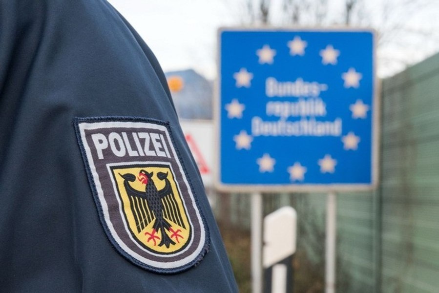Germania interzice un grup extremist periculos și arestează patru dintre liderii acestuia. 6.000 de membri ai organizației au creat un „contra-stat”