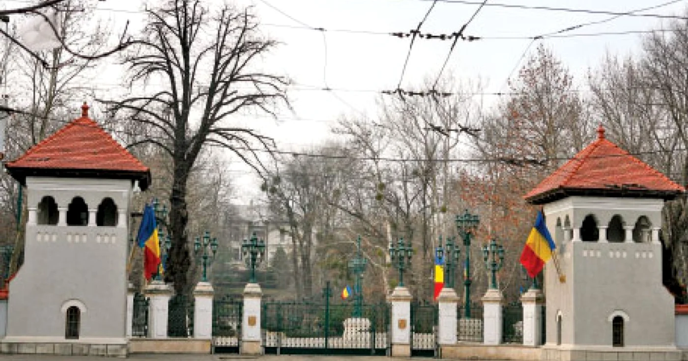 Discuţiile de la Cotroceni pe marginea revizuirii Constituţiei continuă şi astăzi