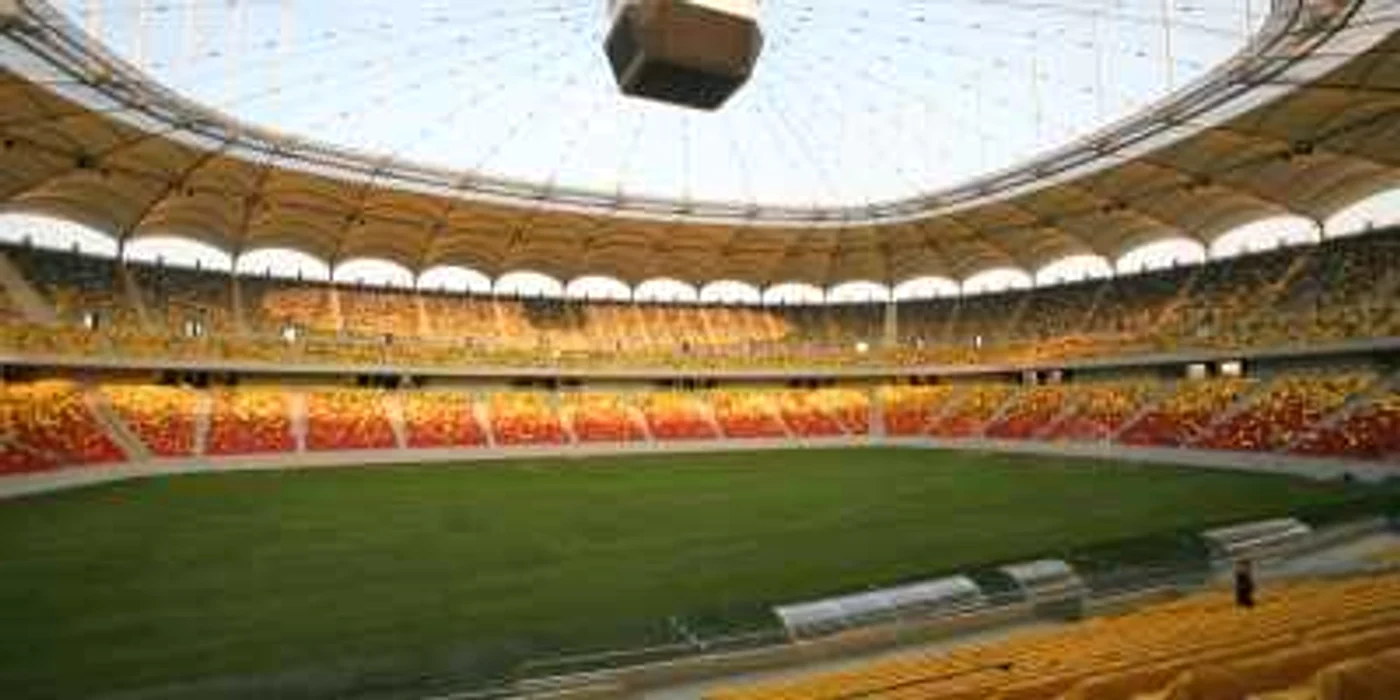 Gazonul de pe Arena Naţională va fi înlocuit pentru meciul de pe 11 septembrie. FOTO Mediafax