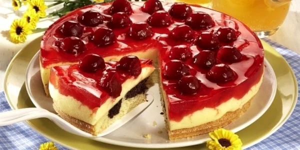 tarta cu crema de vanilie si fructe