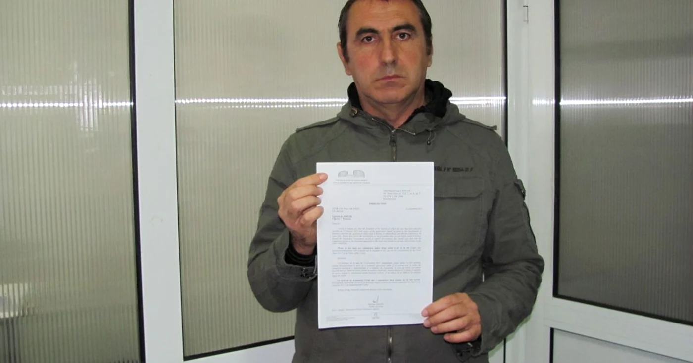 Marcel Căpitanu prezintă documentul primit de la CEDO