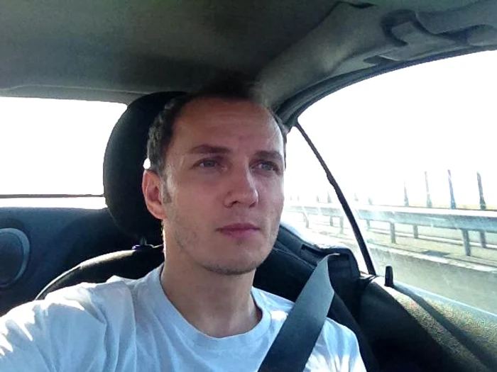 Mihai Trăstariu la volan (sursă: Facebook)