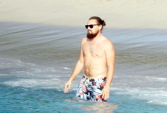 
    Actorul de 40 de ani vrea ca până în 2018 să dea în folosinţă 68 de vile şi 48 de case ecologice pe insula sa din BelizeFoto: Guliver, Splashnews  