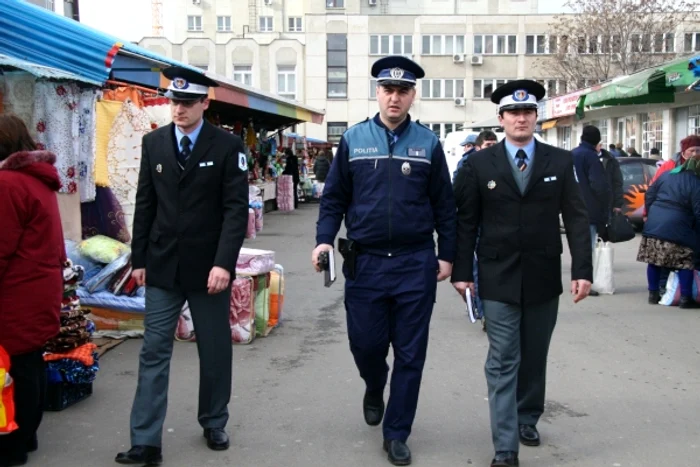 Poliția comunitară controlează orădenii