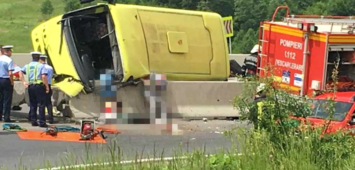 Accident autocar - pixelat