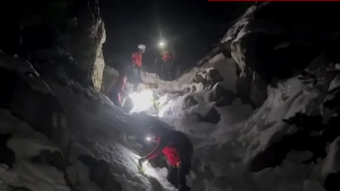 Un turist din Cehia a fost salvat luni seara din Masivul Piatra Craiului FOTO: Captură video