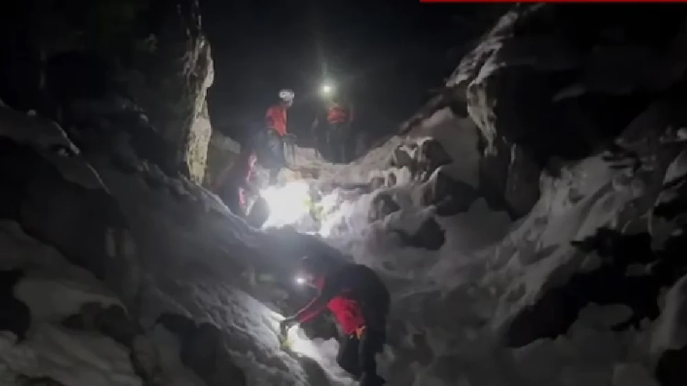 Turist ceh, salvat din Piatra Craiului după ce a cerut ajutor prin e-mail. Unde se ascundea