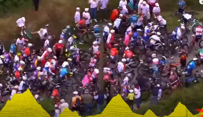 Spectatoarea care a cauzat accidentul în lanț de la Turul Franţei a fost arestată Foto: Captură Video