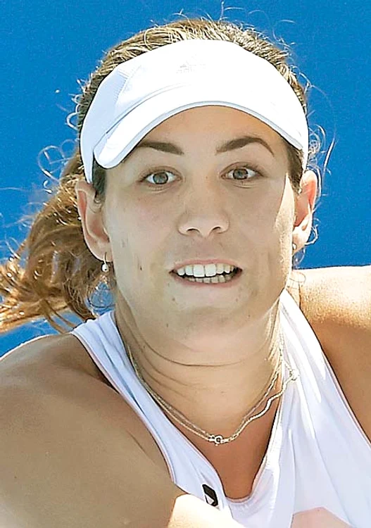 Jucătoarea noastră a intrat în arenă de mână cu o micuţă tenismenă