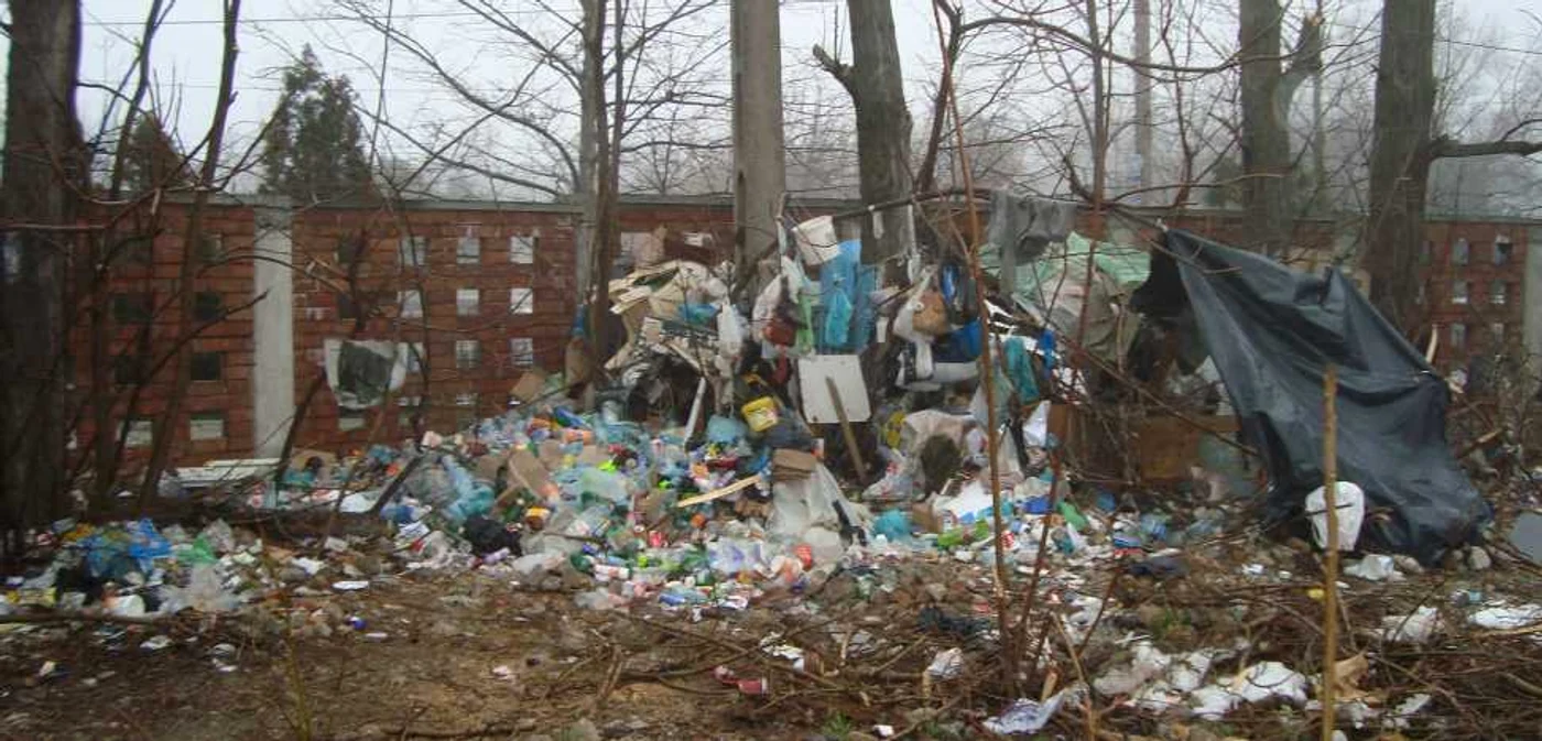 Adăposturile au fost dărâmate în urmă cu câteva zile FOTO Primăria Sectorului 6