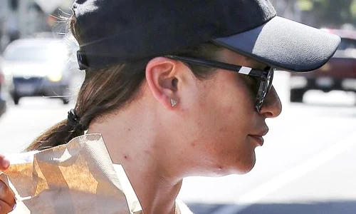 Lea Michele is seen shopping in Los Angeles, California jpeg