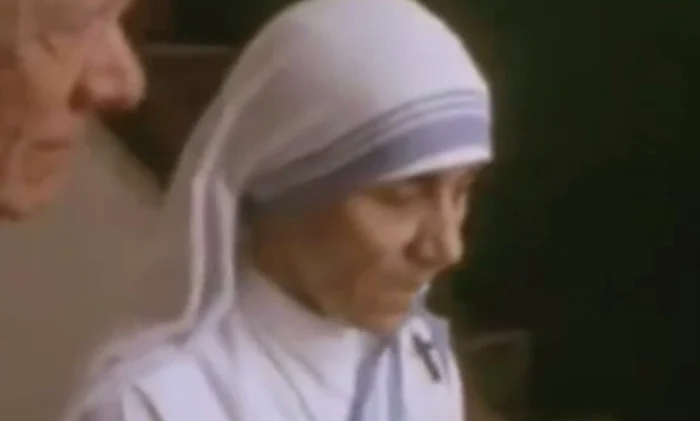 
    Un jurnalist britanic dezvăluie detalii șocante despre așa-zisele acte de caritate ale Maicii TerezaFoto captură/Digi 24  