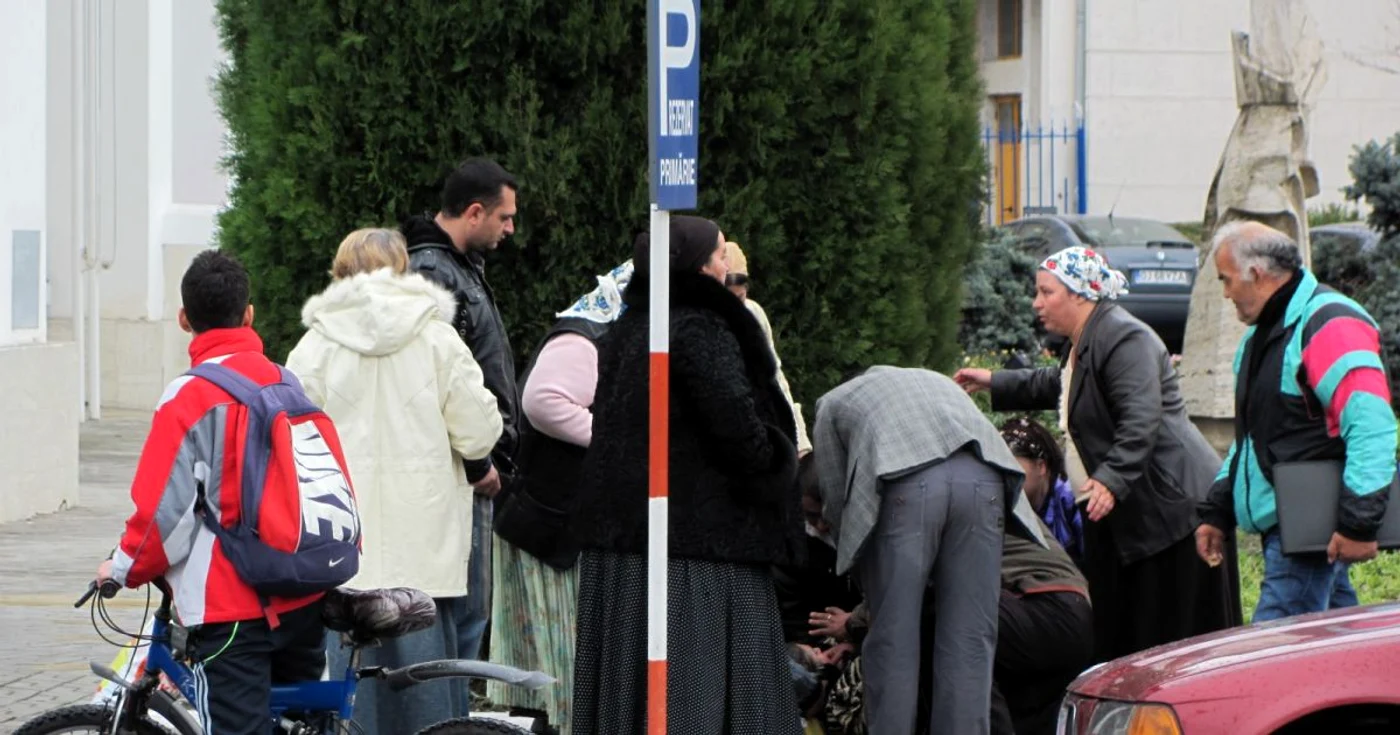 Uneia dintre ţigănci i s-a făcut rău