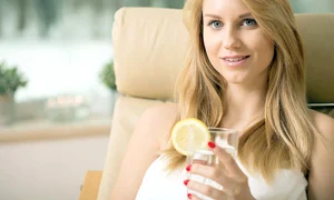 femeie apa lamaie12121 0 jpeg