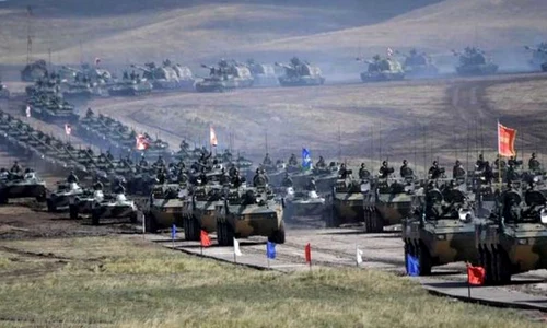 Rusia păstrează 80 000 de militari și un număr semnificativ de echipamente şi tehnică militară la granița cu Ucraina jpeg